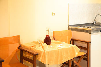 Artemis Studios And Apartments Psarou  Экстерьер фото