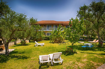 Artemis Studios And Apartments Psarou  Экстерьер фото
